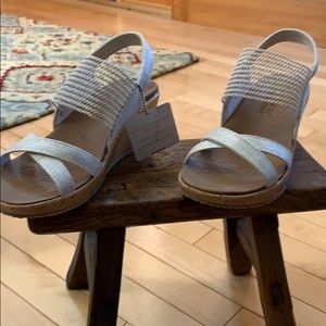 Skechers luxe foam sandals